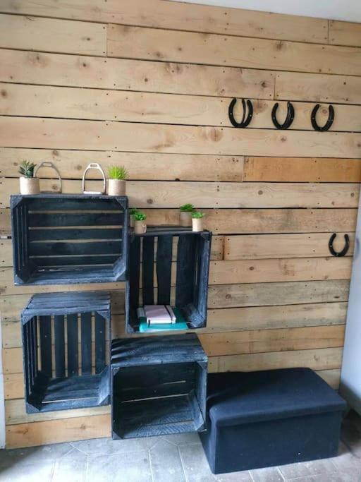 Gite La Roche Paisible Saint-Julien-de-Coppel エクステリア 写真